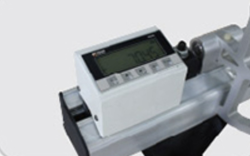 Formátovací pila s předřezem SICAR SEGA C40 volitelná výbava - digitální odměřování na příčné pravítko