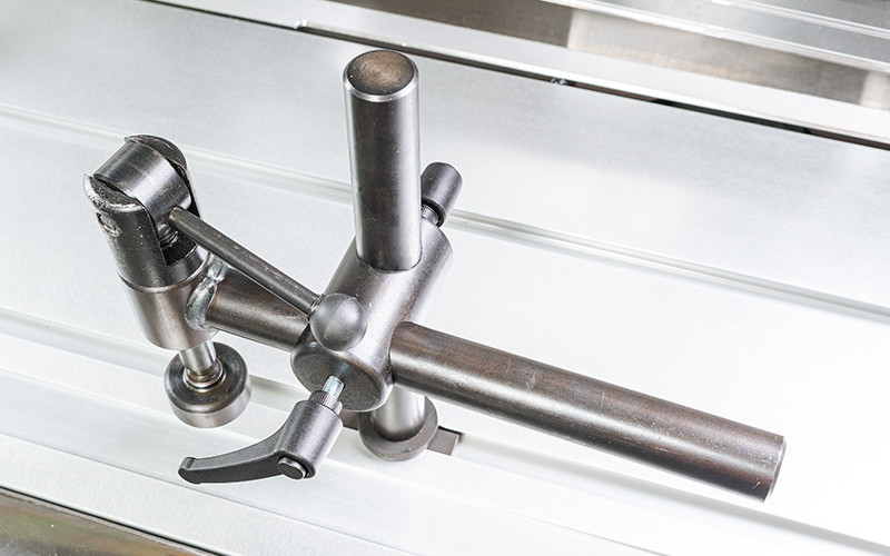 Formátovací pila s předřezem NIKMANN S350 excentrický upínač