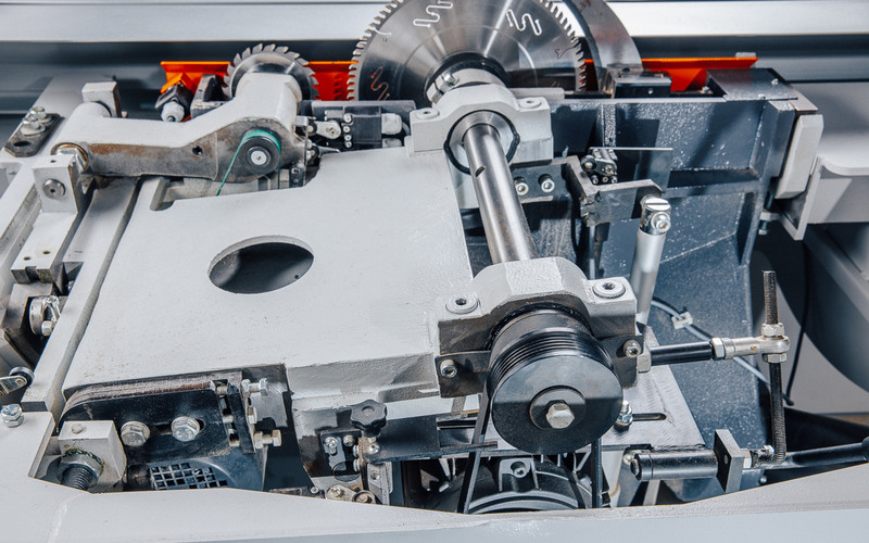 Formátovací pila s předřezem NIKMANN S350 litinová pilová jednotka