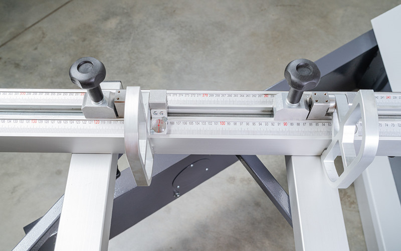Formátovací pila s předřezem NIKMANN S350 příčné pravítko se dvěma zarážkami